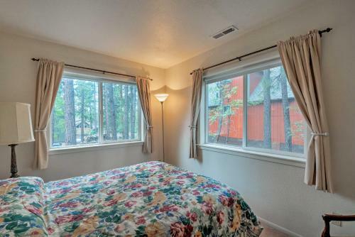 Munds Park Home With 3 Decks - Great Wooded Location