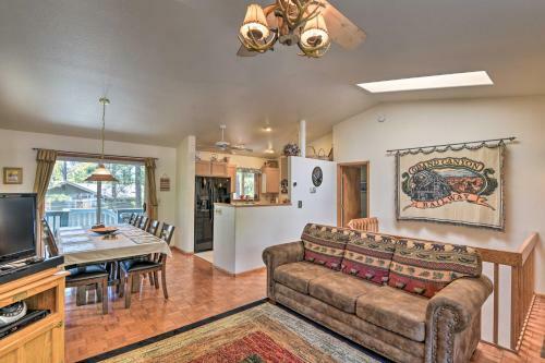 Munds Park Home With 3 Decks - Great Wooded Location