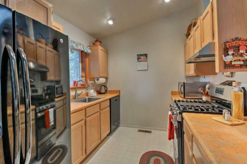 Munds Park Home With 3 Decks - Great Wooded Location