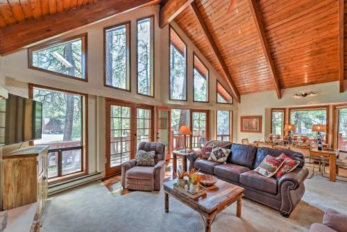 Spacious Munds Park Cabin Nestled In The Pines