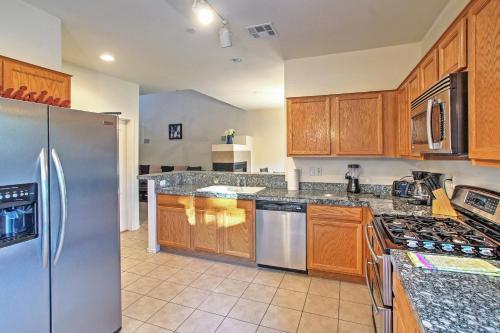 Spacious Mesa Home With Hot Tub, Fire Pit, And Grill!