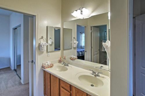 Spacious Mesa Home With Hot Tub, Fire Pit, And Grill!