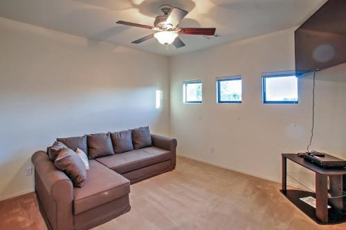 Spacious Mesa Home With Hot Tub, Fire Pit, And Grill!
