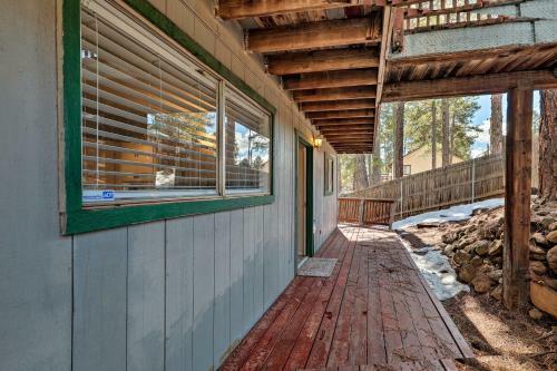 Flagstaff Cabin With Large Deck And Fenced Yard!