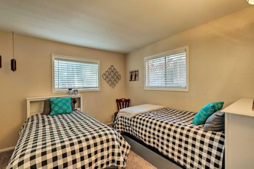Flagstaff Cabin With Large Deck And Fenced Yard!