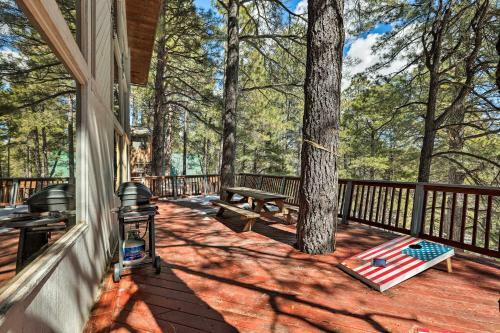 Flagstaff Cabin With Large Deck And Fenced Yard!