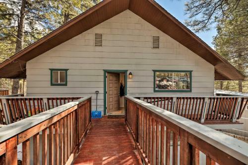 Flagstaff Cabin With Large Deck And Fenced Yard!