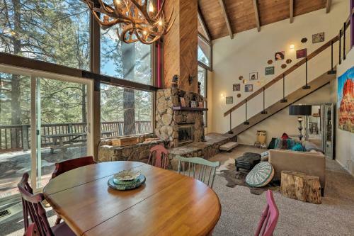 Flagstaff Cabin With Large Deck And Fenced Yard!