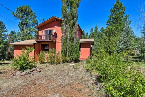 Modern Munds Park Home With Loft, Deck And Fire Pit
