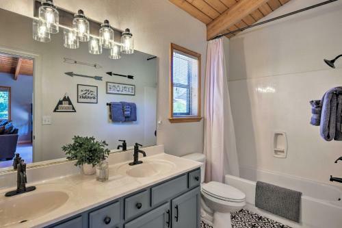 Modern Munds Park Home With Loft, Deck And Fire Pit