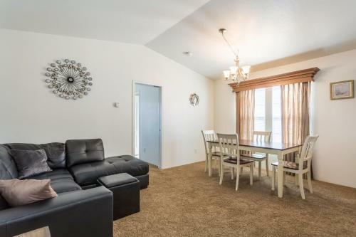 Monte Vista Canyon Villa 1 - Entire Home 55 Plus Community