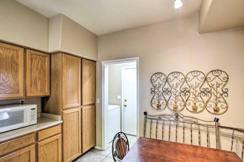 Sun-soaked Mesa Townhome 18 Mi To Phoenix!