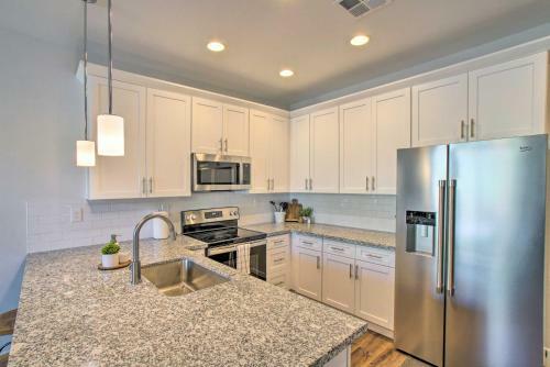 Stylish Mesa Townhome, 8 Mi To Usery Mtn Park