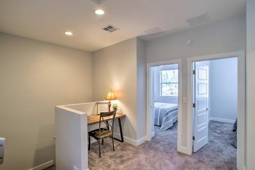 Stylish Mesa Townhome, 8 Mi To Usery Mtn Park