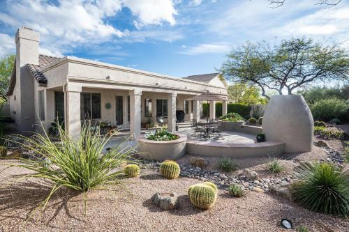 Oro Valley House With Outdoor Fireplace And Mtn Views!