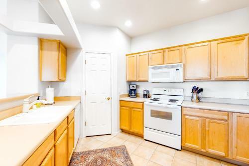 Vistoso Condo #218c
