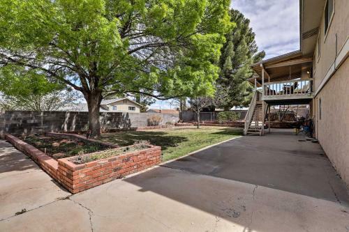 Page Home With Balcony And Yard, Walk To Rim View Trail