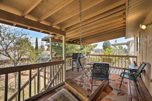 Page Home With Balcony And Yard, Walk To Rim View Trail