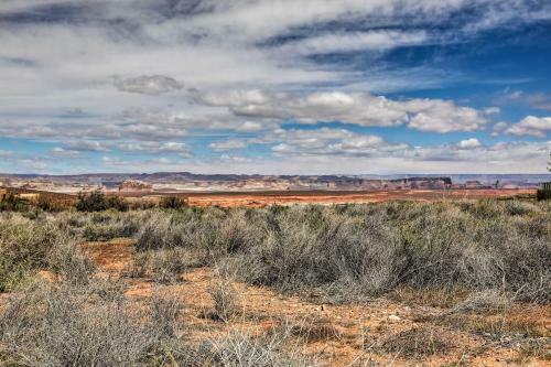 Page Home With Balcony And Yard, Walk To Rim View Trail