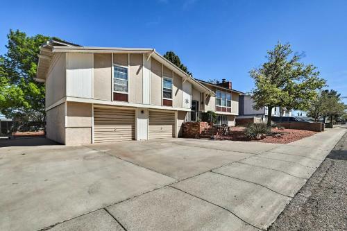 Page Home With Balcony And Yard, Walk To Rim View Trail
