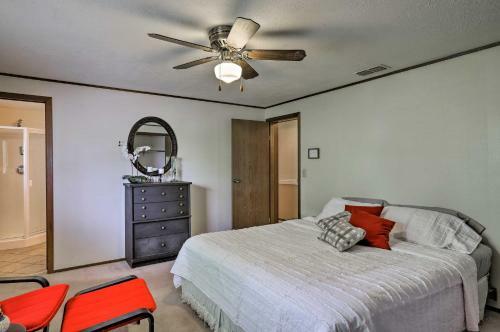 Page Home With Balcony And Yard, Walk To Rim View Trail