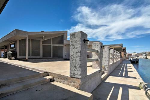 Waterfront Parker Home With 50-foot Dock Access