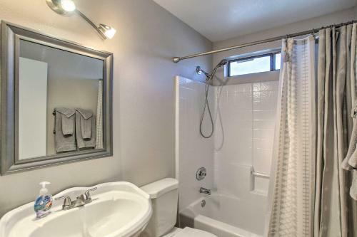 Pet-friendly Home 2 Mi From Peoria Sports Complex!