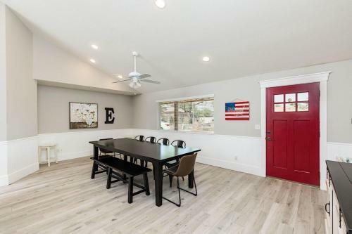 Everett Street Retreat