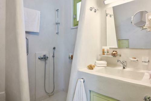 Crossroads Inn Traditional Lodging