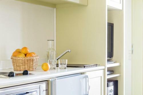 Crossroads Inn Traditional Lodging