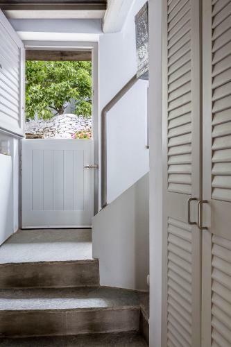 Crossroads Inn Traditional Lodging