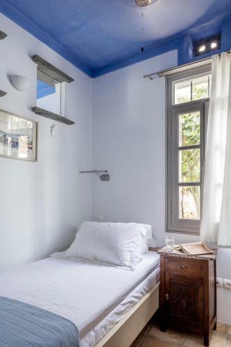 Crossroads Inn Traditional Lodging