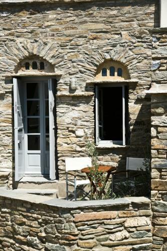 Crossroads Inn Traditional Lodging