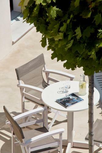 Crossroads Inn Traditional Lodging