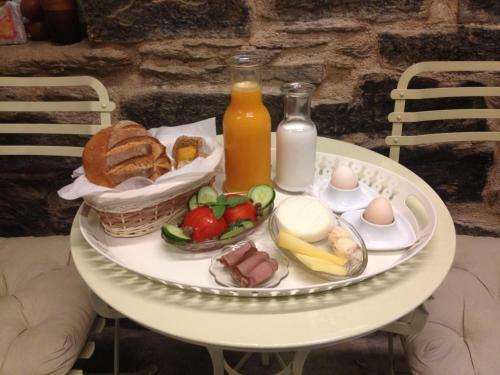 Crossroads Inn Traditional Lodging