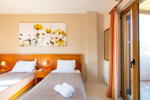 Maroulas Villas Ioanna & Stavros, Stunning Views!