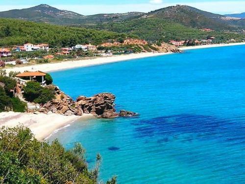Salonikiou Beach Deluxe Apartments
