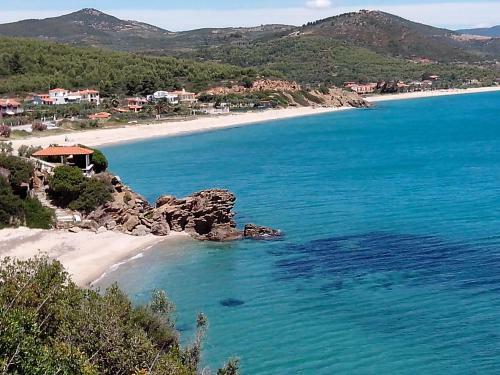 Salonikiou Beach Deluxe Apartments