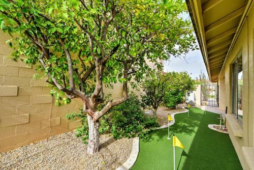 Home With Pool, Putting Green And South Mtn Park Views!
