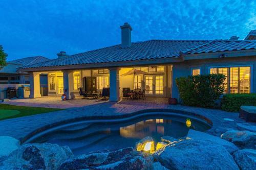 Grand Home With Private Pool On Foothills Golf Course