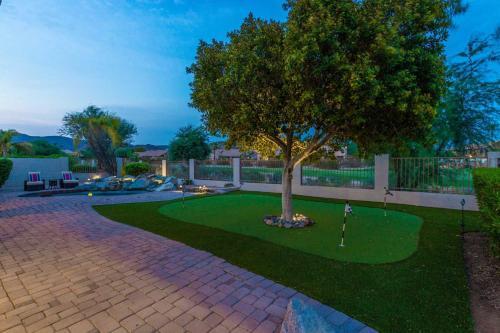 Grand Home With Private Pool On Foothills Golf Course