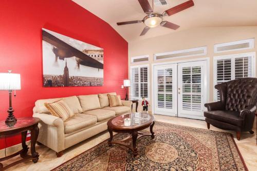 Grand Home With Private Pool On Foothills Golf Course