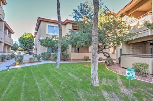 Apartamento Phoenix Couples Condo With Deck And Pool And Spa Access!