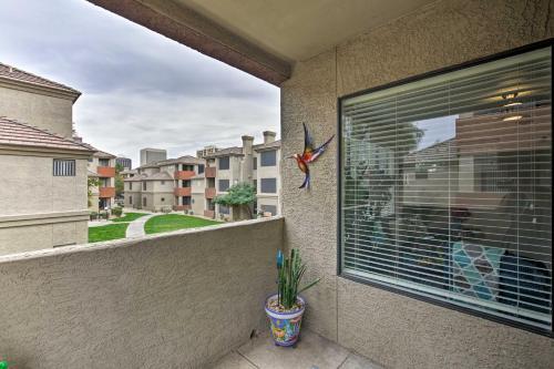 Apartamento Chic Condo With Pool About 3 Mi To Downtown Phoenix!