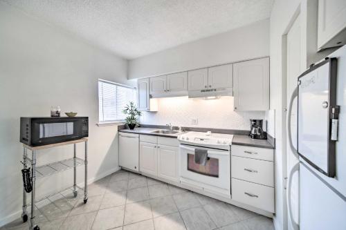 Modern City Condo Close To Downtown Phoenix!