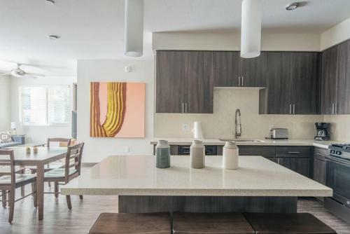 Apartamento Wanderjaunt - Chic Central Phoenix Apts