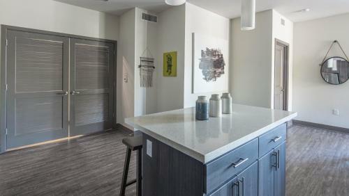Apartamento Wanderjaunt - Chic Central Phoenix Apts