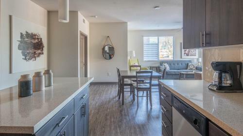 Apartamento Wanderjaunt - Chic Central Phoenix Apts