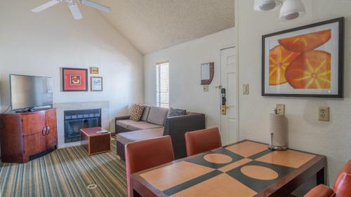 Wanderjaunt - North Phoenix Apartments