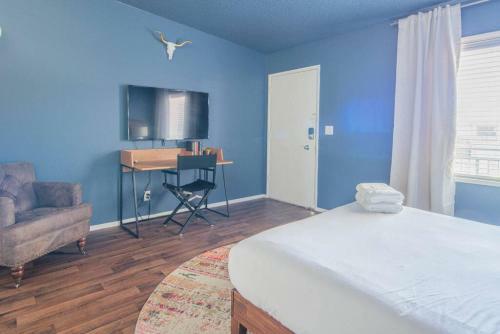 Wanderjaunt -- Classic Downtown Phoenix Apartments
